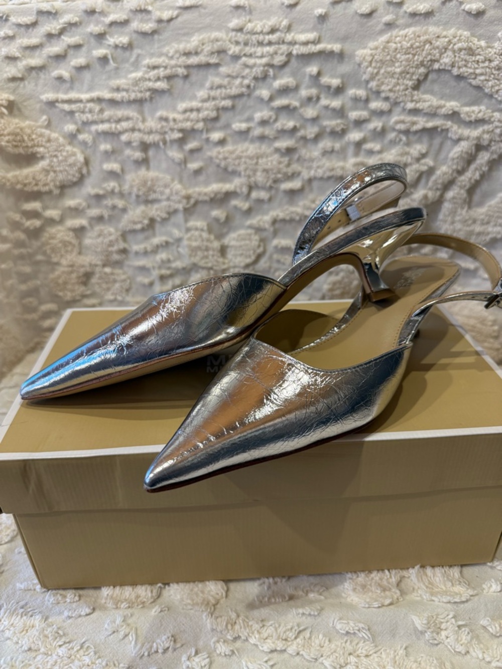 Michael Kors Metallic Silver Pointed Slingback Kitten Heels #632 - Picture 3 of 5